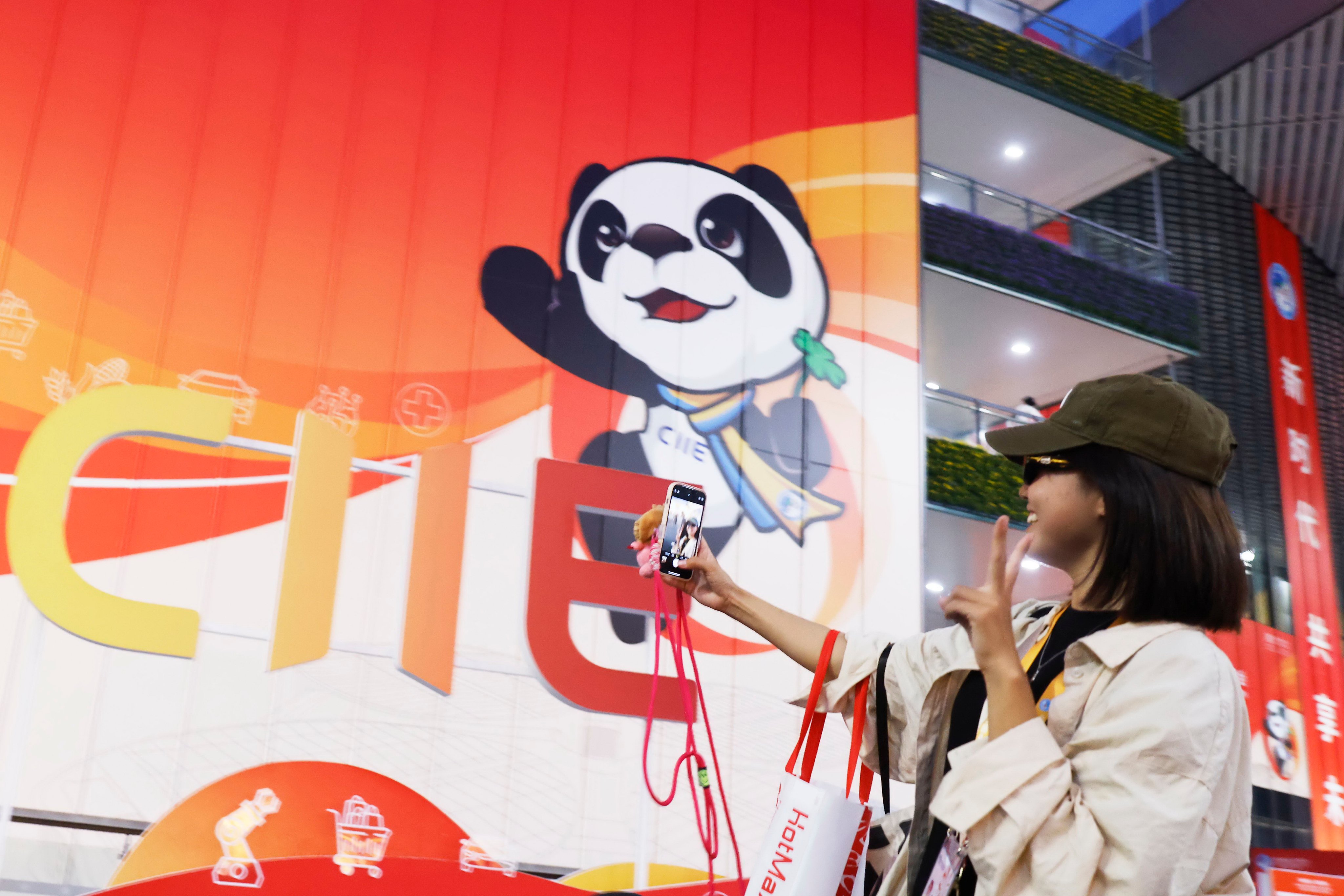 提升展會效果的進(jìn)博會展位設(shè)計搭建策略實(shí)用技巧